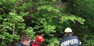 Pompieri, puși pe drumuri degeaba! Un apel la 112 anunța că un bărbat se află într-o prăpastie