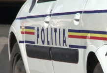 Adolescent lovit de mașină, pe trotuar