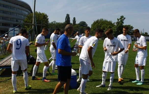 Peste 50 de fotbalişti legitimaţi în Liga 2. Noutăţi şi la Pandurii