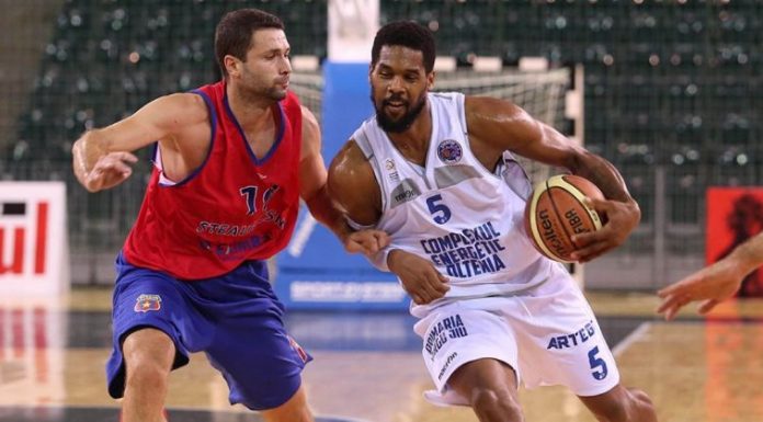 Troupe, încă un an la Craiova