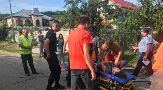 Traversatul neregulamentar a făcut o victimă! O fată de 14 ani, lovită de mașină la Licurici