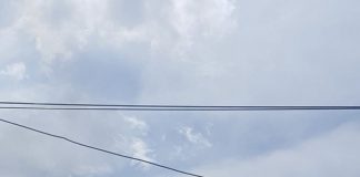 Incendiu la Ploștina la o anexă! Fum negru, panică la Roșiuța