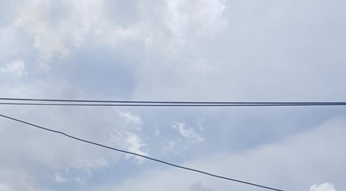 Incendiu la Ploștina la o anexă! Fum negru, panică la Roșiuța