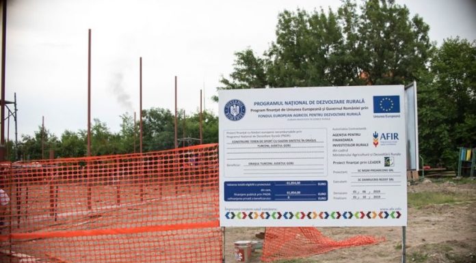 Teren sintetic, în lucru la Turceni!