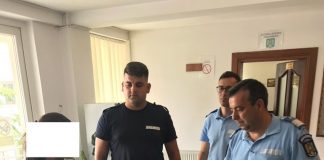 Telefon găsit de jandarmi în parc, înapoiat proprietarei