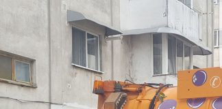 Igienizarea subsolurilor din Motru: 70 de tone de resturi menajere, scoase doar de la o scară de bloc