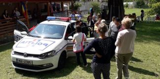 Demonstrație cu câini polițiști pentru persoanele cu dizabilități, în Târgu-Jiu