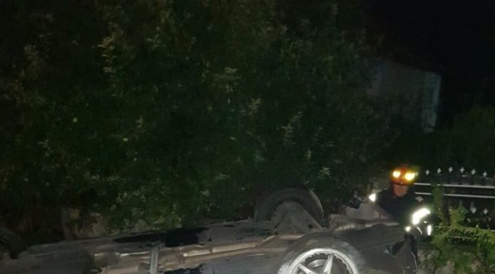 Accident cu doi răniți, provocat de un șofer începător