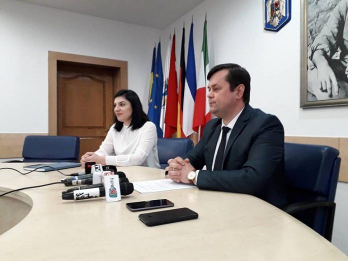 7350eab4508f57186fde878281e5d278maxim