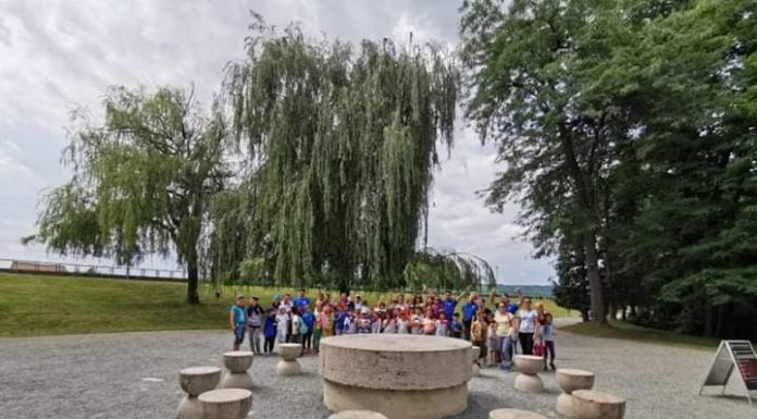 FOTO: Elevii și profesorii unei școli din Galați, în vizită la CNIPT Târgu Jiu