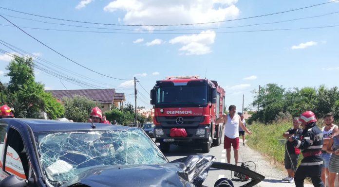 FOTO: Accident cu trei răniți la Plopșoru! Șoferul ar fi adormit la volan