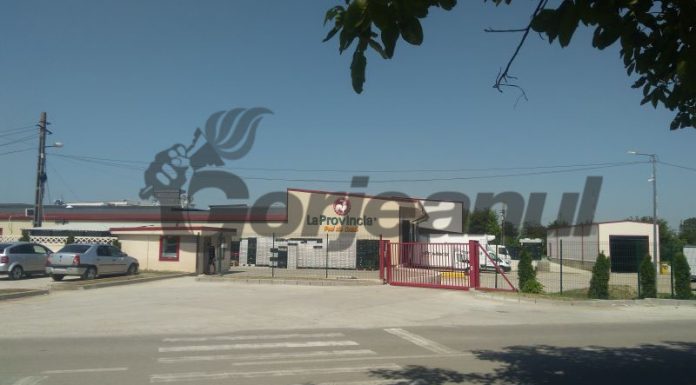 Doi emigranți din Sri Lanka, angajați de doar o lună la SC AVICARVIL, au fugit de la fabrica din Târgu-Jiu! Restul străinilor nemulțumiți motivează rele tratamente aplicate de doi dintre șefi