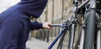 Doi tineri din Licurici, reținuți pentru furt