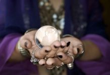 ,,Vrăjitoarea Violeta”, eliberată după o noapte petrecută în arestul IPJ Gorj