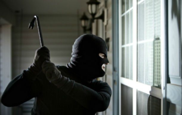 Cum să te fereşti de hoţi! Sfaturile poliţiştilor pentru un concediu liniştit