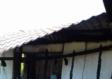 Drama unui copil din Jupânești: În 2017 i-a murit tatăl, miercuri seara i-a luat casa foc