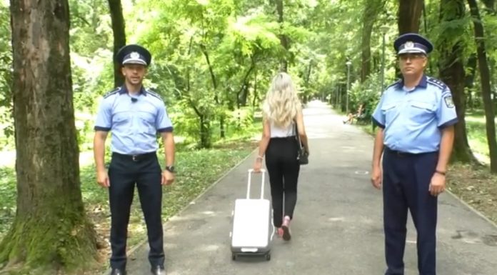 VIDEO: Purtătorii de cuvânt ai IPJ Gorj, filmați într-o ipostază inedită, în Parcul Central