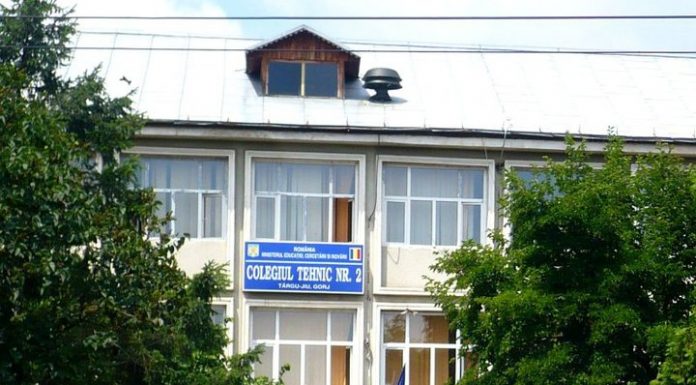 Primul incident la examenul maturităţii – Un elev eliminat de la Bac, după ce a fost prins cu telefonul mobil