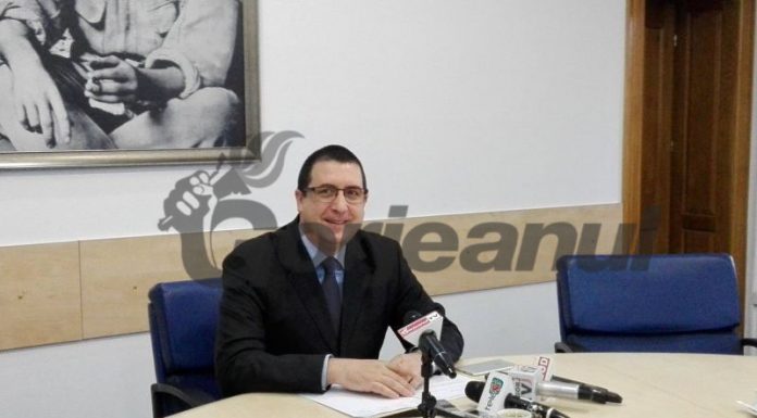 Îi cer lui Gherghe renunțarea la comasarea unor muzee de renume