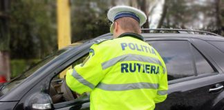 Tânăr fără permis, prins la volanul unui autoturism neînmatriculat