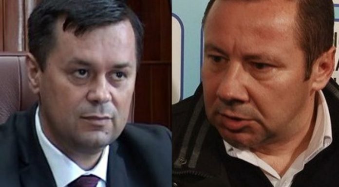 Conflict deschis Prunariu-Romanescu! Protest în fața Primăriei Târgu-Jiu