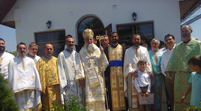 Sfântă Liturghie Arhierească la resfinţirea Bisericii din Parohia Costeni, filia Chiliu, Protopopiatul Târgu-Jiu Nord, comuna Godineşti, Gorj