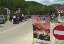 Tricolorul motocicliștilor, la Peștera Muierilor