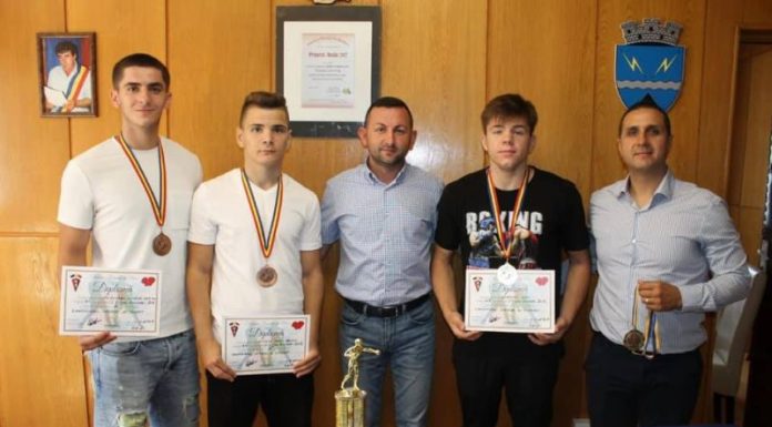 Performanţe pentru pugiliştii rovinăreni