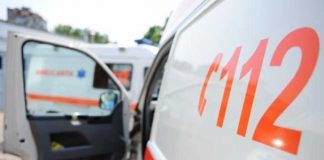 Șoferiță rănită, după ce a intrat cu mașina într-un podeț