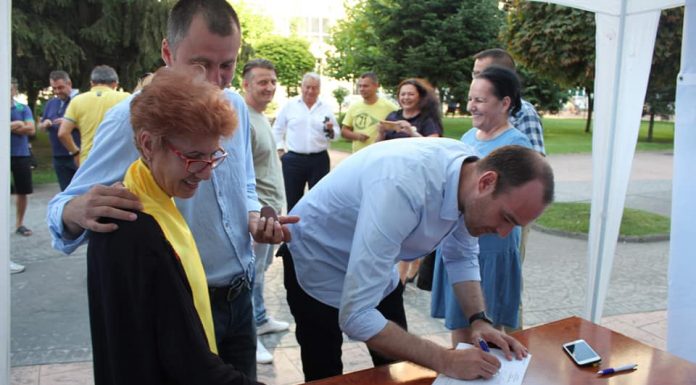 PNL Gorj strânge semnături pentru Iohannis