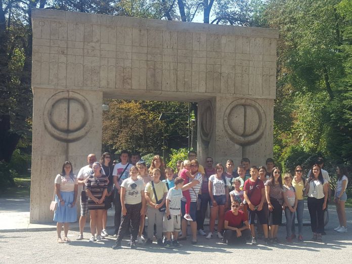 Turiști din Serbia, Suceava și Constanța, la Târgu Jiu