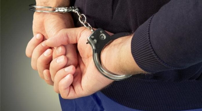 În arest, după ce și-a agresat mama