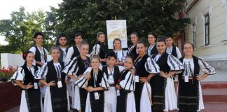 Ansamblu din Gorj, la Festivalul Brânzei și al Țuicii