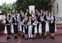 Ansamblu din Gorj, la Festivalul Brânzei și al Țuicii