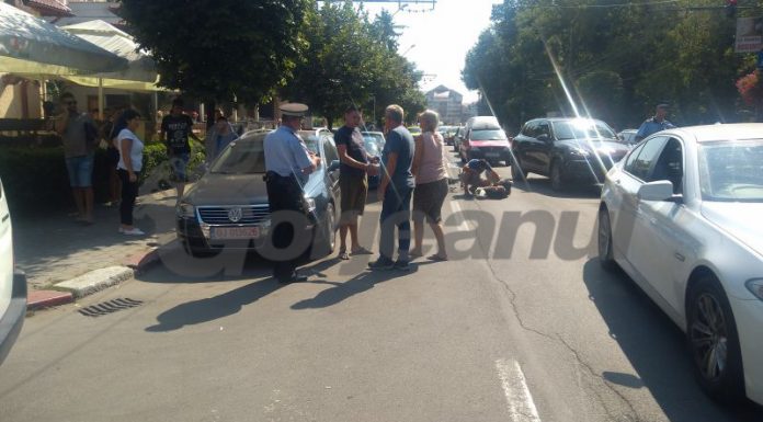 Biciclist accidentat chiar în fața Parcului Central din Târgu-Jiu! Autorul avea chef de ceartă