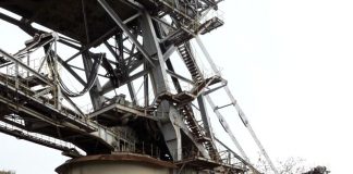 Unitățile miniere ale CEO, blocate! Excavatorul 01 de la Lupoaia care face extinderea carierei, pe jumătate demontat!