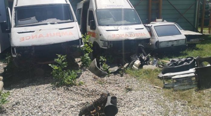 25 de consilieri locali și angajați ai primăriei, audiați la Poliția Drăguțești, în problema sustragerii componentelor de pe salvările dezafectate!