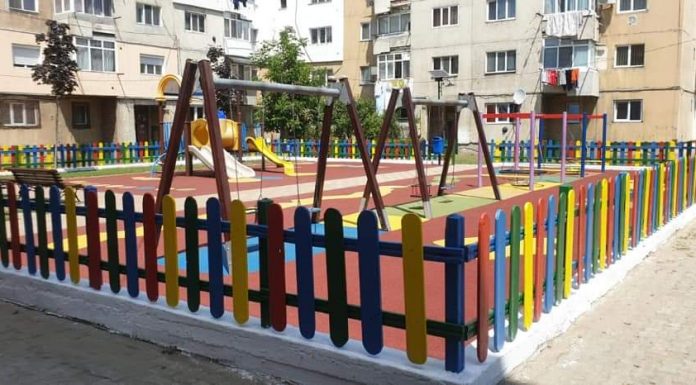 Locuri de joacă, modernizate la Rovinari
