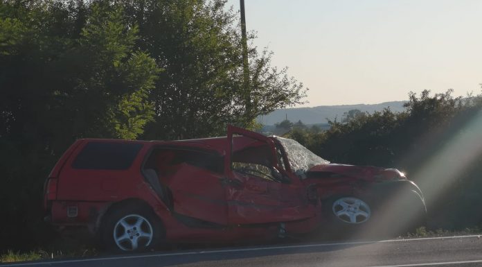 Foto: Grav accident la Ișalnița! O mașină din Gorj, implicată, 5 victime