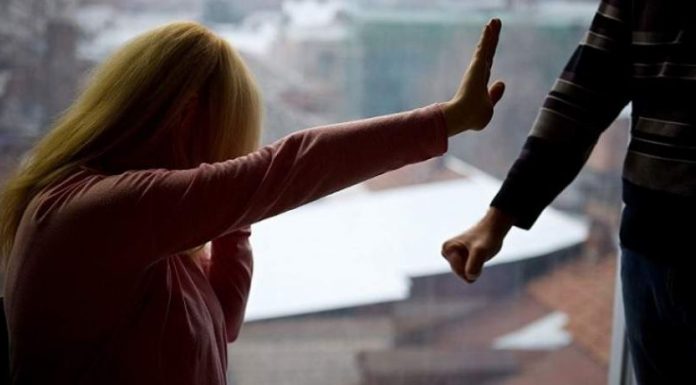 Femeie din Glogova, amenințată cu moartea