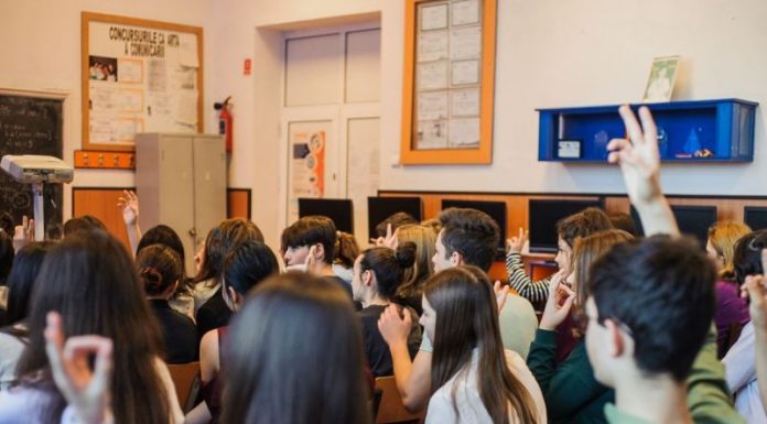 Profesorii din Gorj, invitați să se alăture trainingului intensiv organizat de One World Romania