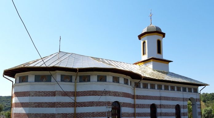 Biserică reabilitată la Negomir. Un secol de la prima slujbă de sfinţire