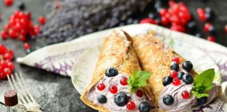 Reţeta săptămânii – Clătite cu mousse de afine