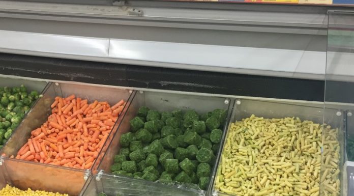 ANPC: Produse congelate în ambalaje rupte, comercializate în Gorj