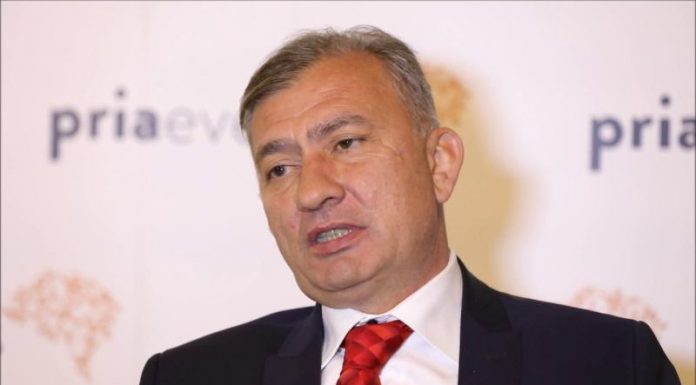 Consilierul Dian Popescu a felicitat-o pe Dăncilă pentru că a oprit numirea secretarului de stat ALDE în CS-ul CEO! I-a criticat pe ,,idioții” de la Energie