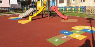 Spații de joacă, modernizate la Rovinari