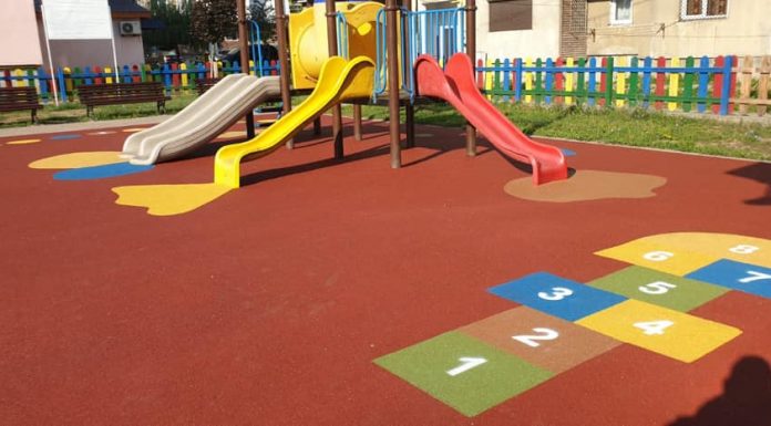 Spații de joacă, modernizate la Rovinari