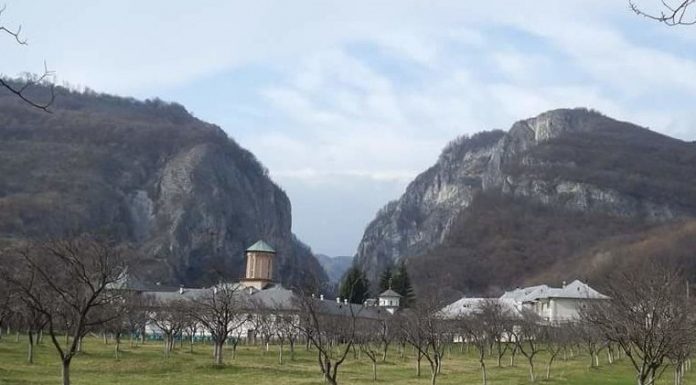 Mănăstirea Polovragi – străvechi aşezământ monahal