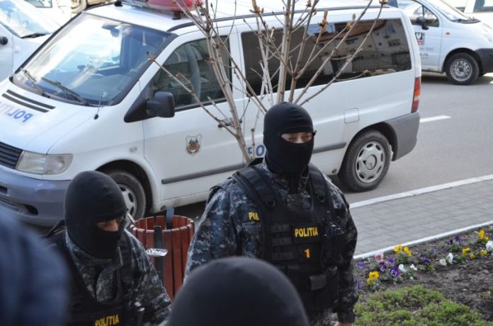 mascati politie duba perchezitii