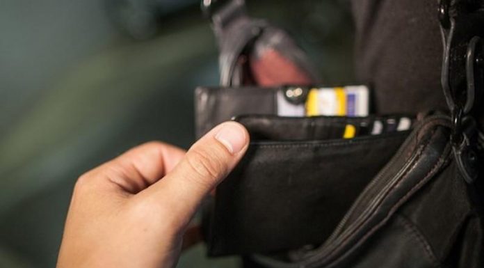 Furt la o bancă din Târgu-Jiu! Un bărbat din Germania, principalul suspect